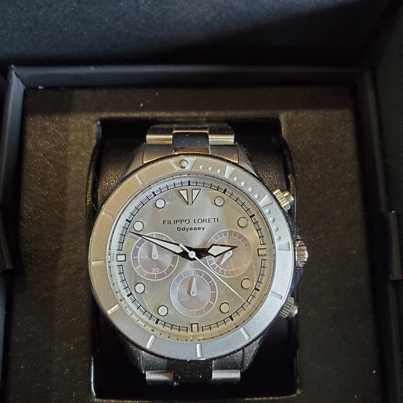 Watch - Picture 2 of 2